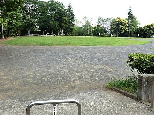 あざみ野東公園(約130m)
