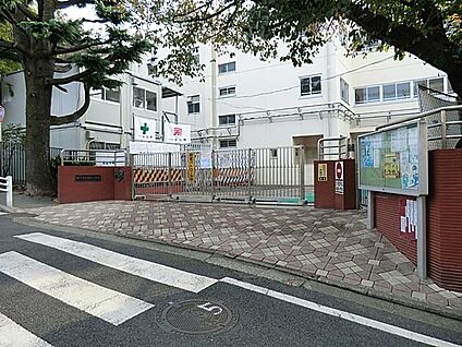 横浜市立寺尾小学校 900m