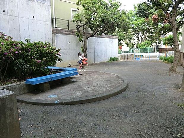 長沢四丁目公園(徒歩10分)