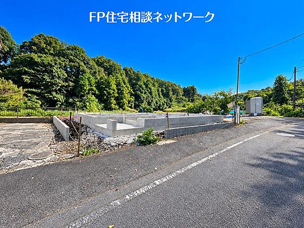 柔らかな風と豊かな緑に包まれた落ち着きある閑静な地域に、全1棟の邸宅が誕生です♪