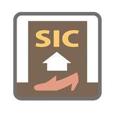 【収納】大容量のウォークインシューズクローゼットが嬉しい住まい。ご家族全員の靴はもちろん、お子様のおもちゃやベビーカー、ゴルフバック、洗車用品などスッキリまとめて収納できます。