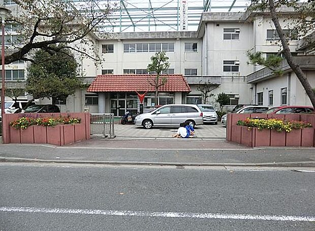 横浜市立万騎が原中学校（約1,200m・徒歩15分）