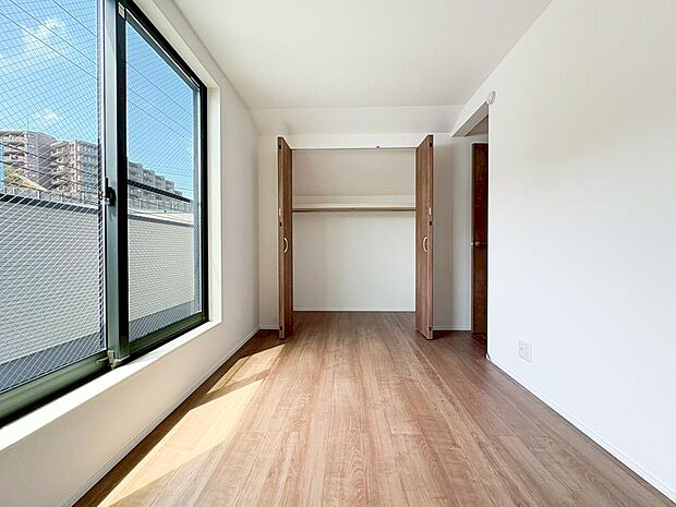 【リビング以外の居室】「どういう家具を置こうかな」とわくわくする。自分好みのこだわりのお部屋にしてオンリーワンの部屋でゆったりと寛ごう。