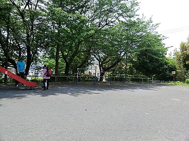 二俣川宮沢公園（約1,300m）