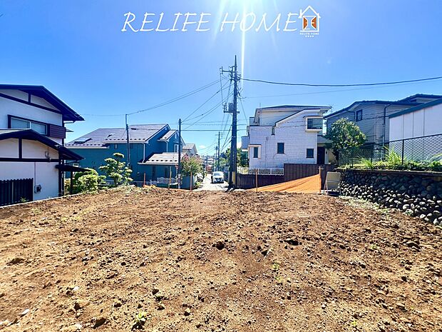 ■Appearance■一戸建てを中心とした街並みが整然と続き、周辺は高い建物が建っていないので、採光や開放性に恵まれ、空が広く緑の多い閑静な趣を感じる環境です。