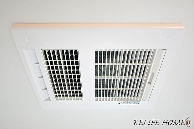 【浴室乾燥暖房機】天候や花粉を気にせず洗濯できる浴室乾燥機付き！さらにカビ予防の換気、冬場の暖房、夏の涼風まで。毎日の暮らしがもっと快適に！※施工例（同仕様となりますが、カラーは異なります。）