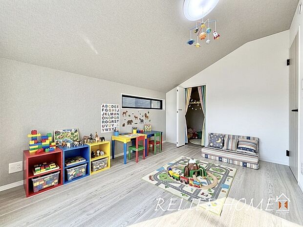 【リビング以外の居室】■Style room■  ※本画像はAIがCGで家具作成しており、実際の現地に家具は設置されておりません。また、販売価格に家具等は含まれておりません。（C号棟）