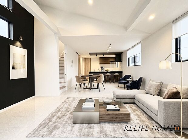 【リビング】■Living Room■  ※本写真はAI処理により家具・生活用品等を消去しています。実際の室内状況とは異なります。（２号棟）