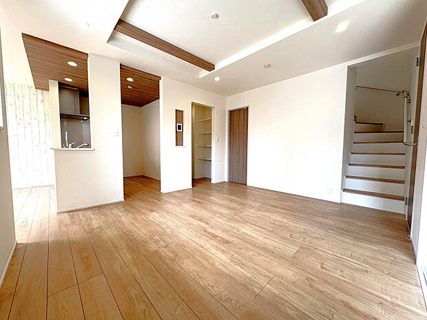 リビングイン階段の7号棟♪♪　