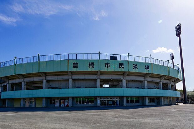 岩田運動公園（約400m）