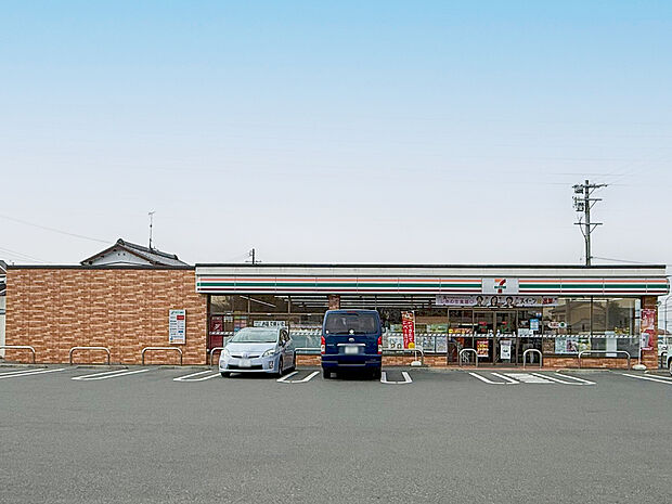 セブンイレブン豊川篠束町店(約235m)