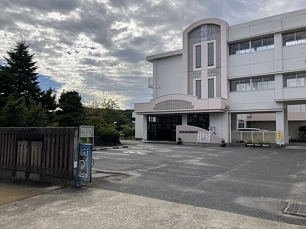 梅坪小学校
