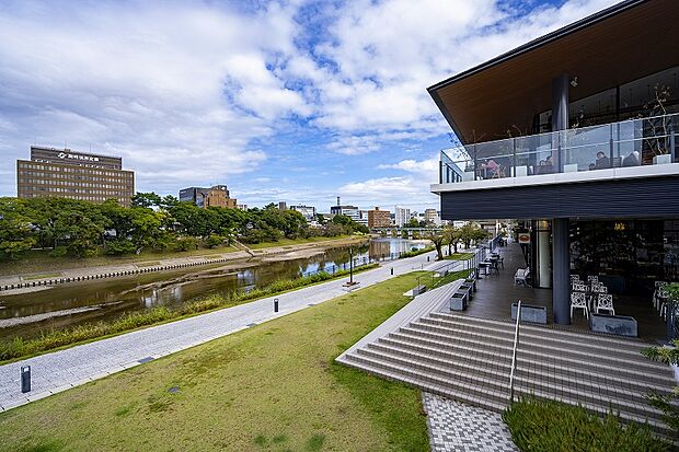 オトリバーサイドテラス(約1m)