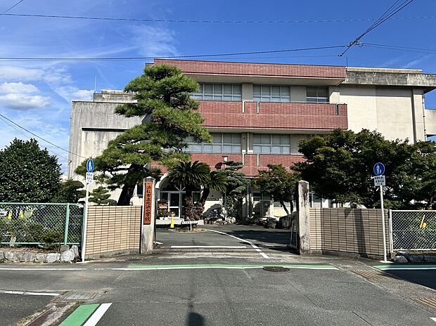 北浜小学校（約740m）