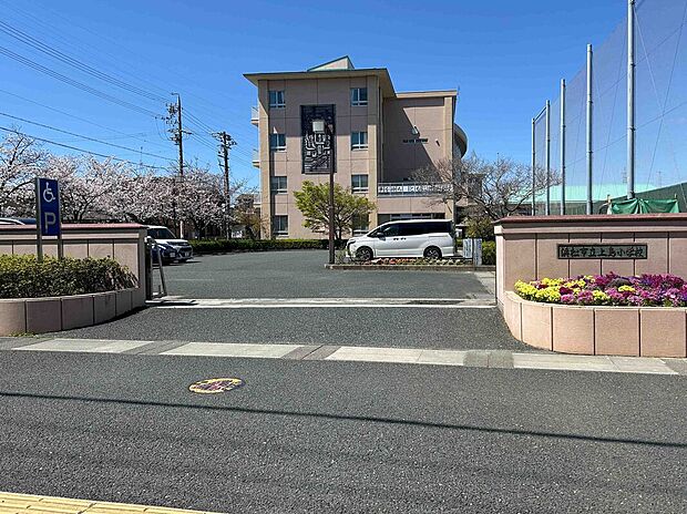 上島小学校（約720m）