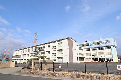 日進西中学校 1140m(徒歩15分)