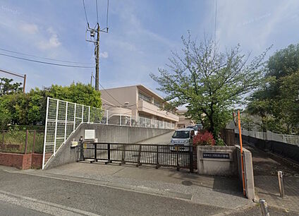 横浜市立川和東小学校 972ｍ(徒歩13分)