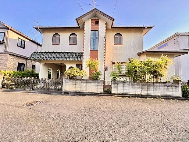 閑静な住宅地で落ち着いた暮らしを叶えます。