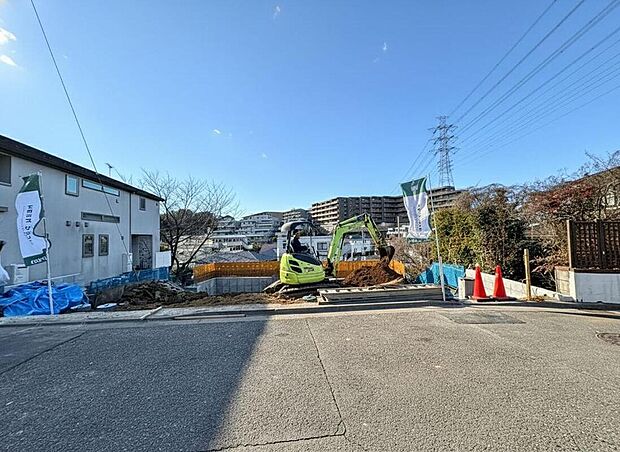 【現地外観写真】新百合ヶ丘駅徒歩圏内で、通勤通学に便利!