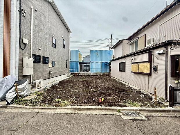 スーパー徒歩6分、コンビニ徒歩4分、ドラッグストア徒歩7分と毎日の買い物に便利な施設が充実しています♪