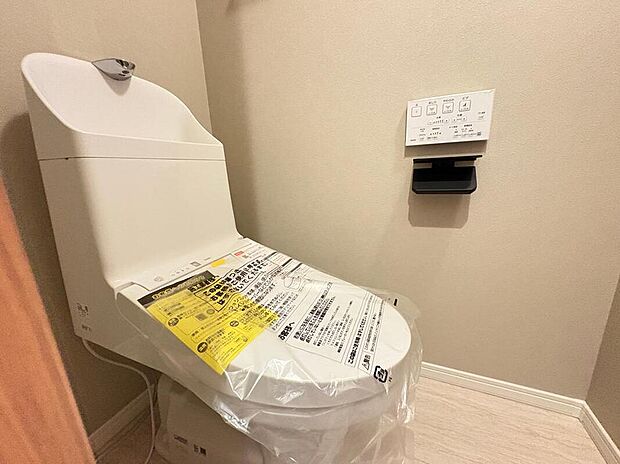 【トイレ】ゆとりを生む、2カ所のトイレ。朝の順番待ちという日常のストレスを解消し、家族の時間を止めない設計にこだわりました。