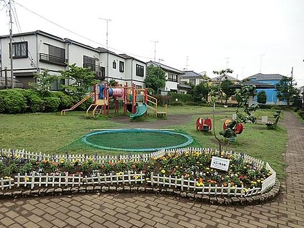 相模台ライラック公園（約400m）