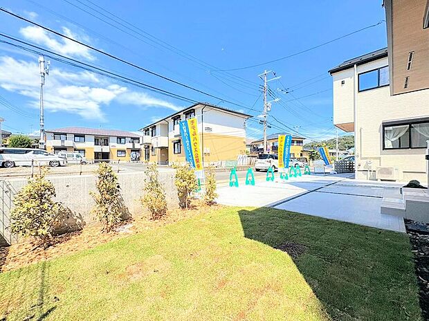 【庭】ガーデニングなども楽しめるお庭をご用意しております。