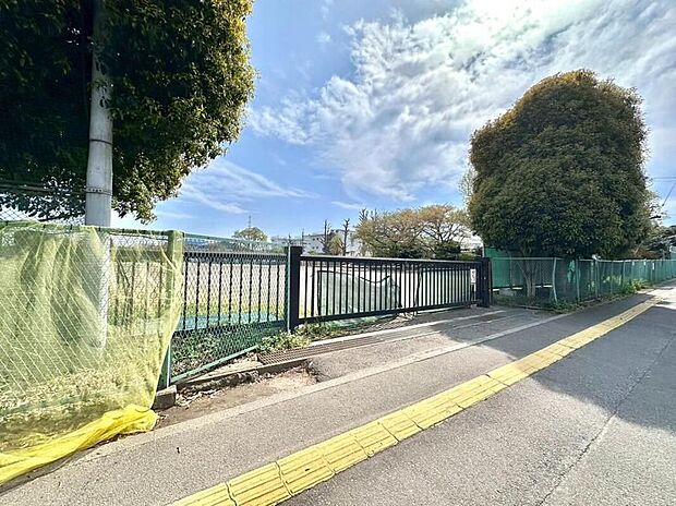 座間中学校(約1,800m)