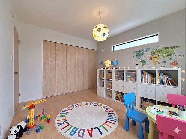 ◇◆洋室◆◇
お子さまの成長を優しく見守る、明るい洋室。※本画像はCGで作成しており、実際に現地に家具は置かれておりません。また、価格に家具は含まれておりません。