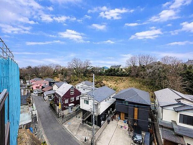【◇◆眺望◆◇】眺望良好な立地です！自然の緑を見渡すことができ、忙しい日々の中でほっとひと息、くつろぎの時間が生まれる家。