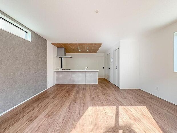 12号棟【LDK17帖】
整然とした空間演出、快適な理想の暮らしの実現は家のみの拘りではなく、そこで暮らす方々にとって素敵な環境であることも挙げられると思います。