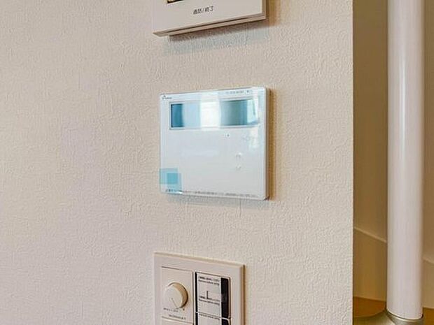 【【オートバス&床暖房】】リビングから操作できるオートバス&床暖房の操作パネルです。