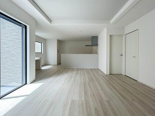 【リビング】流行に左右されず、将来にわたって価値が継続する「上質」な佇まい。