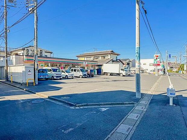 セブンイレブンさいたま大谷口店(約237m)