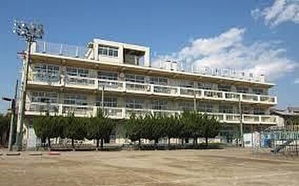 前川小学校 1200m(徒歩15分)