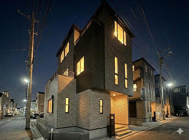 ただ「住まう」だけではございません。気持ち良く住んで欲しい気持ちをこめて…。お住まいの事、住まう街の事、お金の事、何でもご相談下さいませ。照明はCGイメージです。