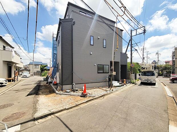 住まう人たちに与えられるゆとりある生活と受け継がれる資産。日常から生み出される時の隙間は家族で過ごすための新しくかけがえのない時間。
