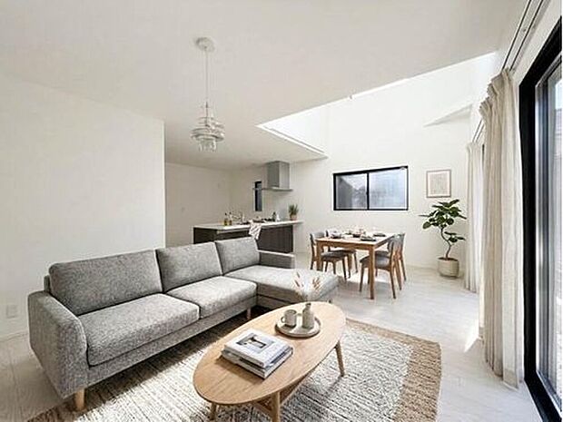 シンプルなデザインの家は風情がある。住む人のこだわりを感じる。外観も内装もいたってシンプル。※生成AIによるイメージです。家具・小物は販売価格に含まれません。