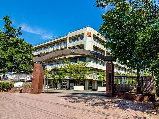 さいたま市立大原中学校(約1,334m)