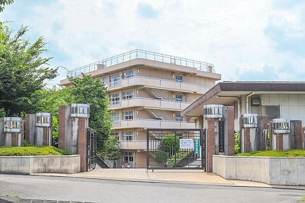 さいたま市立三室中学校(約3,500m)