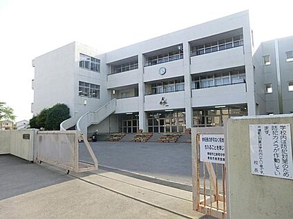 青梅市立新町中学校 1700m(徒歩22分)