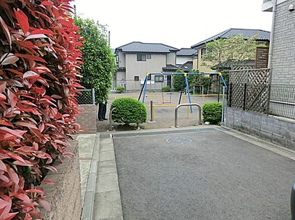 金子中央けやき公園 1272ｍ(徒歩16分)