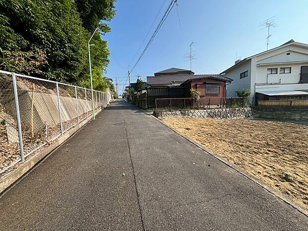 前面道路
2025年8月撮影