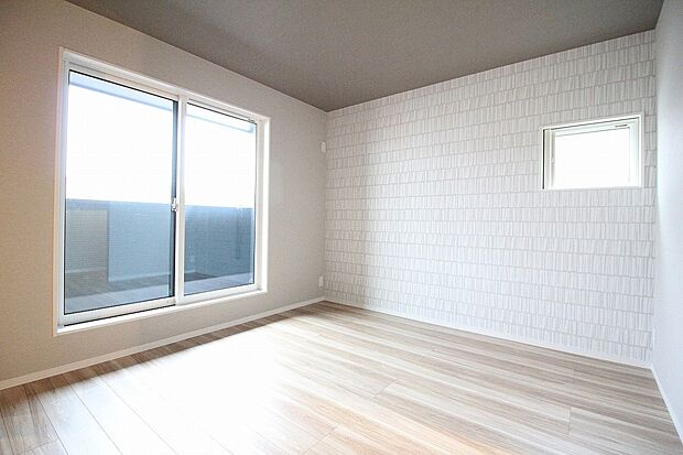 主寝室 同仕様写真
■生活のしやすさを考えてコンセントを2か所に設置