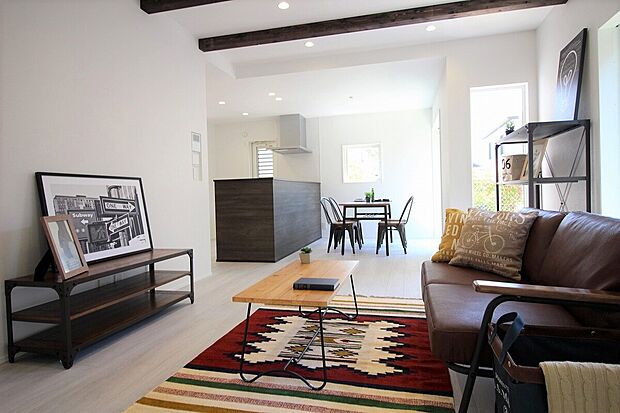 リビング　同一仕様
■ガス温水式床暖房がリビングをムラなくあたたかく