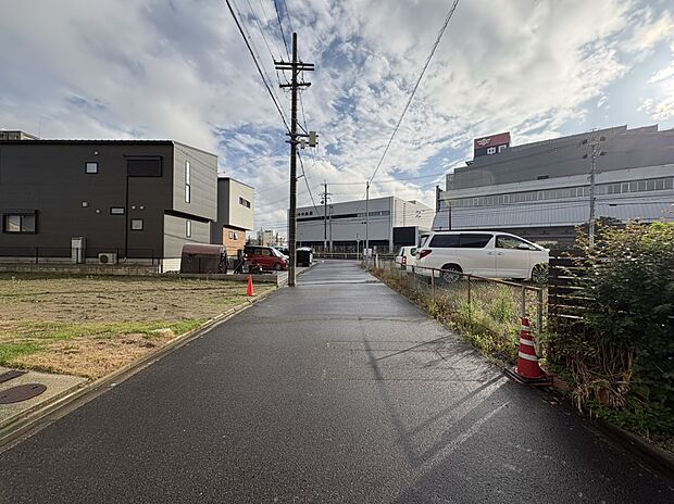 前面道路　北側
2026年5月撮影