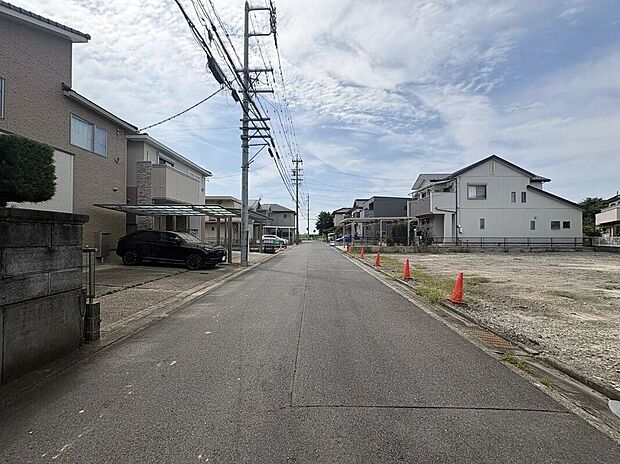 南東側前面道路(2026年9月撮影)