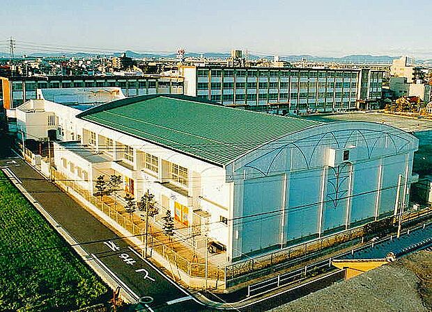 名古屋市立味鋺小学校(約170m)
