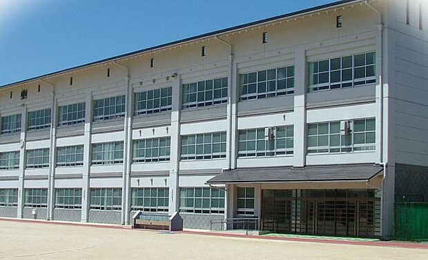 守山中学校（約550m）