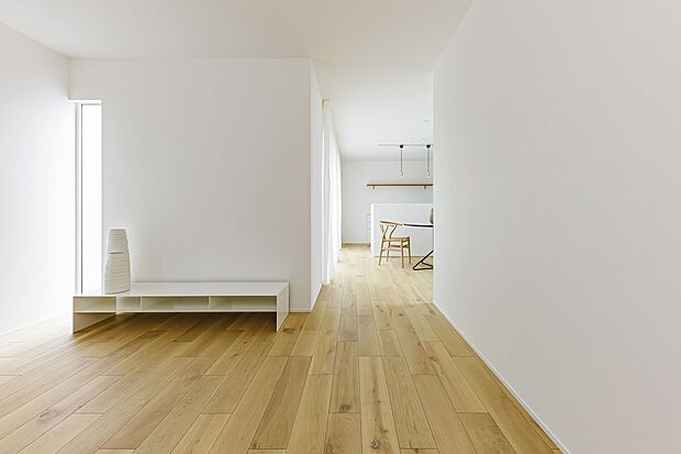 【リビング】■南向きのリビングには心地いい日差しが差し込みます